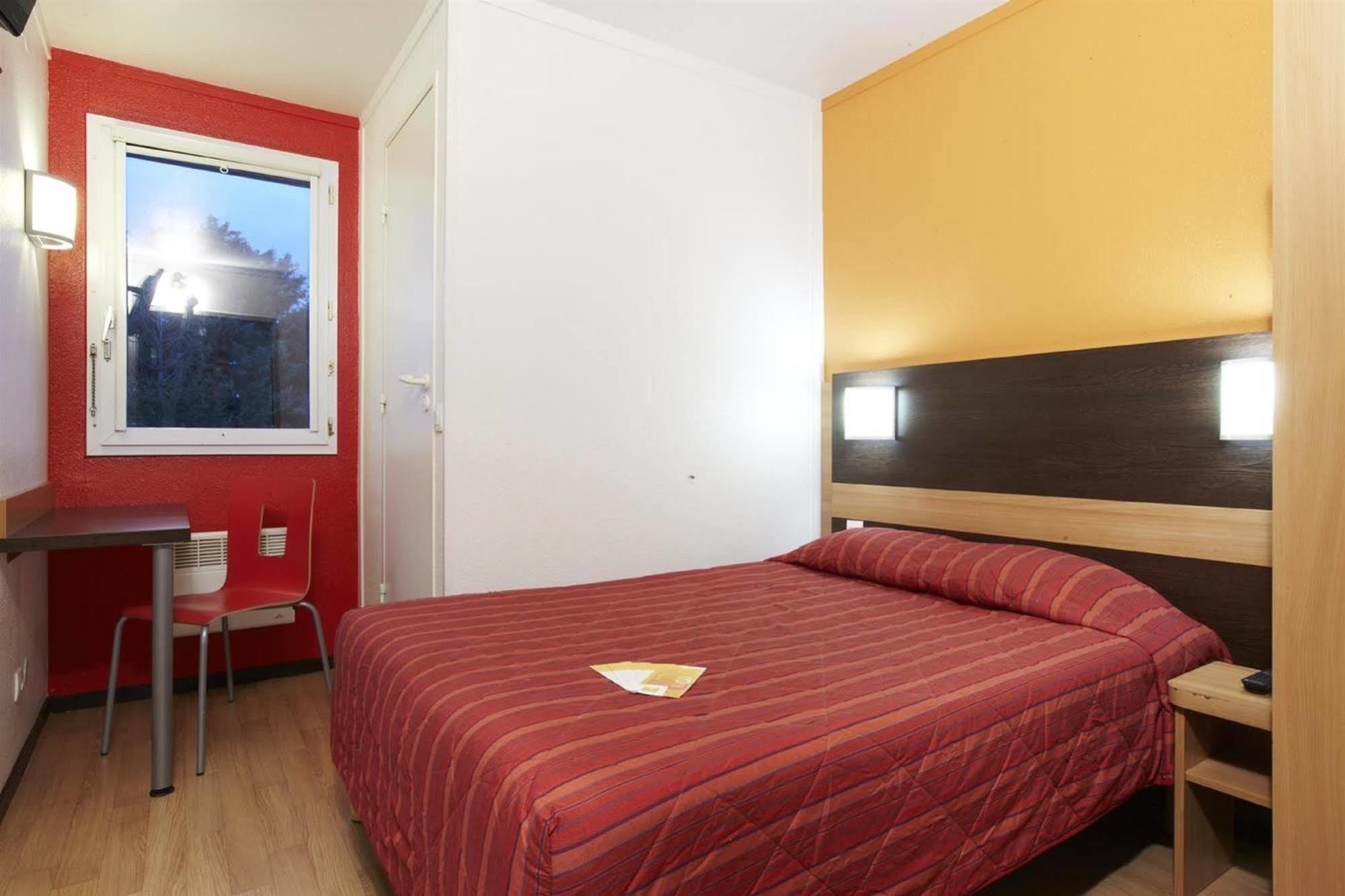 Premiere Classe Cergy Saint Christophe Exterior foto